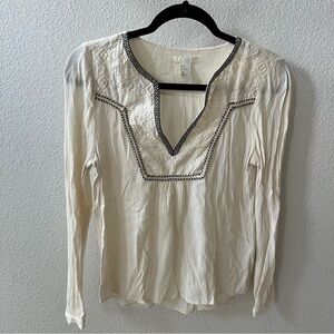 💗H&M Embroidered Long Sleeve Top